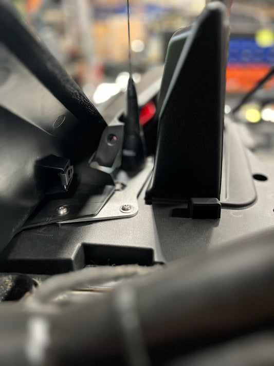 POLARIS TURBO R/PRO R ANTENNA MOUNT